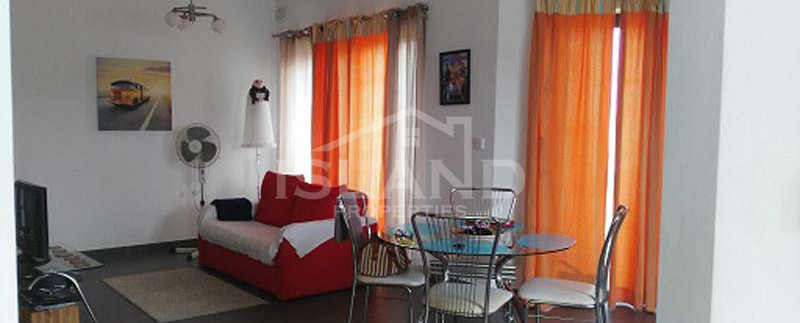 Living room/Penthouse in Naxxar