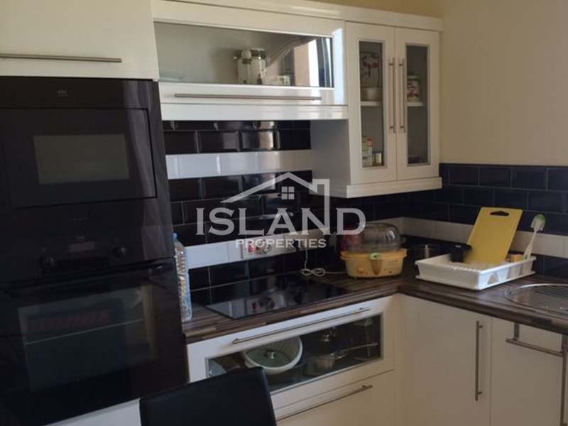 Island Properties, Penthouse in Sliema, kitchen
