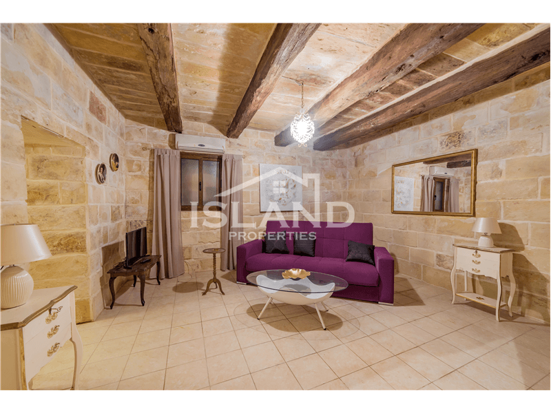 One Bedroom Duplex Maisonette in Valletta